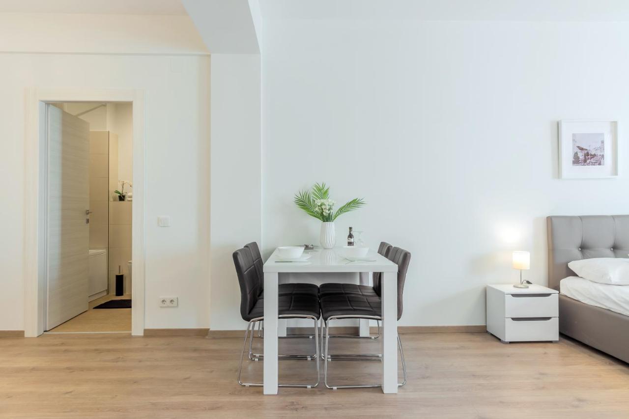 Atlas Unirii: Upscale Flats In The Heart Of Bucharest! Apartment *